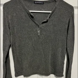 Brandy Melville grey long Sleeve crop top one size thumbnail 1