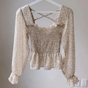 LE LIS Peasant Top Blouse M Floral Crop Long Sleeve Ruffle Boho Cottage Romantic thumbnail 1