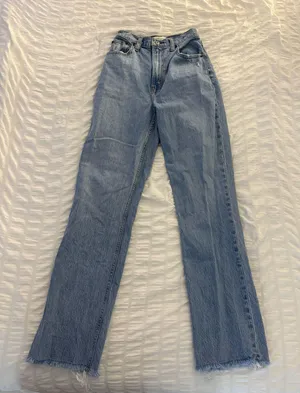 Abercrombie Curve Love 90s Straight Jeans thumbnail 1