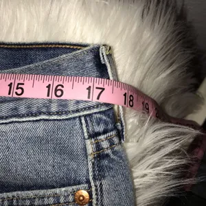 Levi’s Distressed Denim Mini Skirt Women’s Size‎ 29 Y2K Raw Hem thumbnail 6