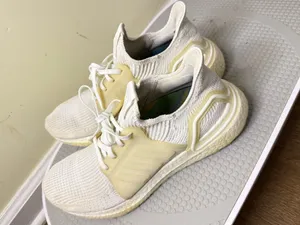 adidas UltraBoost Women’s Sneakers Shoes Size 10 thumbnail 4