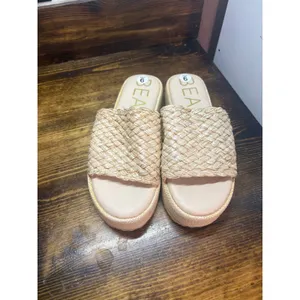 Beach by Matisse tan espadrille sandals size 6 thumbnail 4