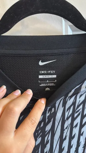 Men’s Nike Dri-Fit T-Shirt thumbnail 4