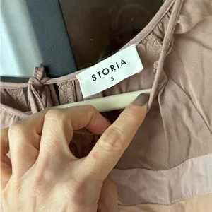 Storia Neopolitan stripes midi dress peach beige short sleeve bows elastic waist thumbnail 4