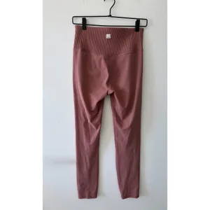 VUORI Rib Studio Marsala Pink High Rise 7/8 Leggings Womens Medium thumbnail 4