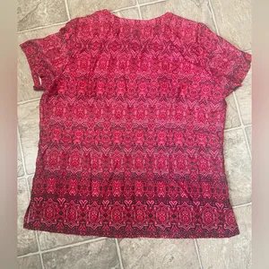 Butter-Soft Women’s Scrub Top in Red/Pink/Gray Pattern thumbnail 2