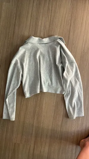 Pretty Little Thing button down sweater thumbnail 3