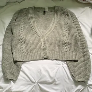 H&M Cropped Cardigan Sweater thumbnail 1