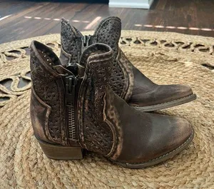 Circle G by Corral Ladies Brown Cutout Shortie Boots Q5019 Size 7.5 thumbnail 1