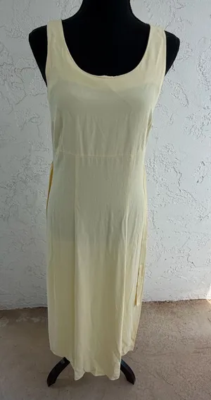 Classic Sleeveless Maxi Dress thumbnail 1