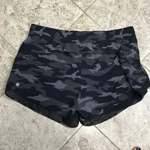 Athleta Racer Run Mid Rise Short 4” Black Camo Size Large thumbnail 10