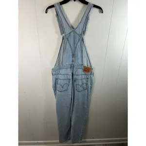 Levi’s classic slim fit light wash overalls. women’s size small. thumbnail 4
