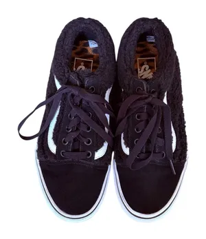 Vans Old Skool Sneakers Black Excellent‎ Sherpa Faux Fur Womens 7.5 Mens 6.0 thumbnail 1