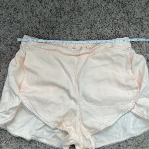 Lululemon Soft pink Shorts size 6 thumbnail 4
