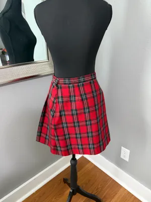 Tommy Hilfiger Plaid Y2K Academia Old Money Skirt with shorts under size small. thumbnail 7