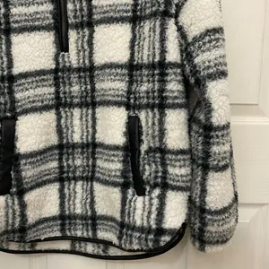 Abercrombie & Fitch Soft A&F Collection Pull-Over Quarter Zip Fleece Jacket thumbnail 3