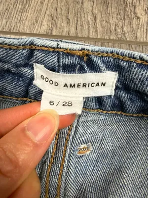 Good American Raw Hem Jean Shorts  thumbnail 12