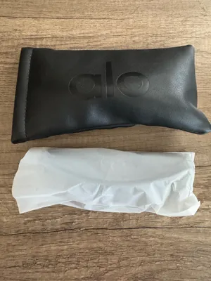 Alo Yoga Sunglasses thumbnail 6