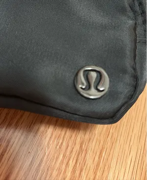 Lululemon Black Belt Everywhere Bag thumbnail 3