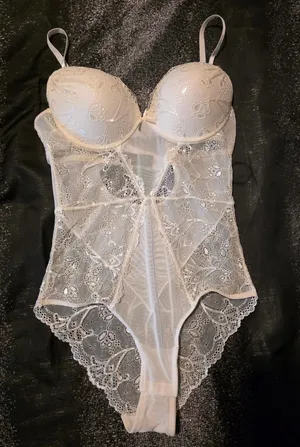 Womens large Cream Underwire Lace Bodysuit /Teddy/Bustier Bodysuit thumbnail 1