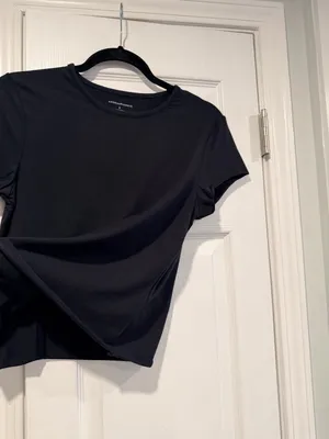 NWOT Anthropologie Size S Black Stretch Short Sleeve Raw Hem Stretch Crop Top thumbnail 5