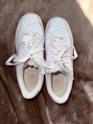 Pink Nike Shoes Women’s thumbnail 4