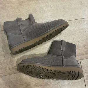 UGG Women’s Unlined Mini Perf Boot Suede Ankle Perforated Leather Size 6 thumbnail 3