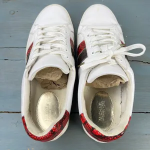 Michael Kors Poppy White Red Snakeskin Logo Platform Sneakers AN20L Womens 7.5M thumbnail 5