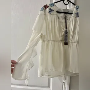 Anthropologie Chloe Oliver Cream Blouse with Floral Embroidery thumbnail 2