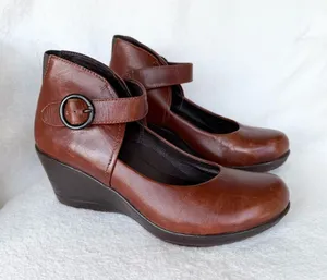 Dansko Womens Rebel Wedge Pump 39 Mary Jane Buckle Casual Heels Leather Brown thumbnail 1