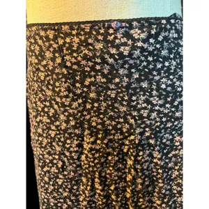 Arizona Jean‎ Co Black Ditsy Floral Midi Skirt Side Slit Rayon Size Medium thumbnail 6
