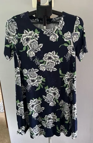 NWT Loft Outlet Women's Navy Blue White Flowers‎ Short Sleeve Dress Size Small thumbnail 1