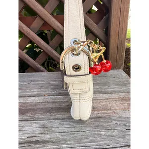 Coach Soho White Leather Buckle Flap Shoulder Bag 8A05 Y2K Baguette With Charm thumbnail 5