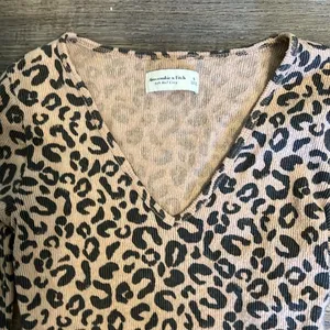 Abercrombie & Fitch Soft A & F Cozy Leopard Print Long Sleeved Bodysuit Small thumbnail 3