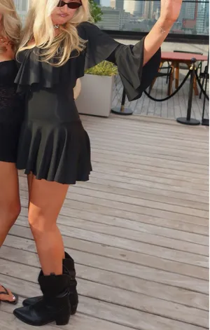 Black dress Size M thumbnail 2