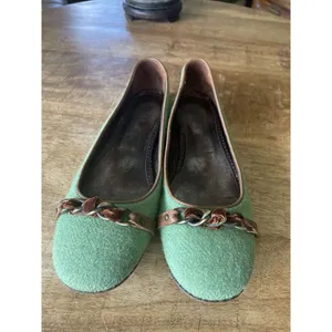 J.Crew Women’s Green Wool Ballet Flats Leather Lining and Chain Detail, Sz 7 thumbnail 2