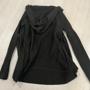 Lululemon green sweater thumbnail 3