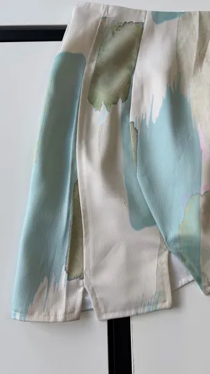 PrettyLittleThing Watercolor Pastel Mini Skirt with Asymmetric Slit Hem - Size US 2 thumbnail 4