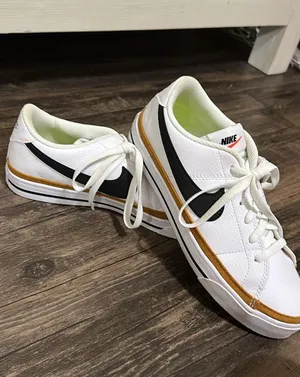 Nike Shoes  thumbnail 1