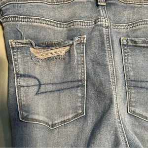 American Eagle Women's Size 16‎ Short Hi-Rise Jegging Light Wash Destroyed High thumbnail 12