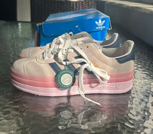 Women’s Adidas Gazelle Bold Sneakers thumbnail 1