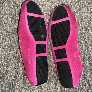Vera Wang fuschia pink suede loafers thumbnail 3