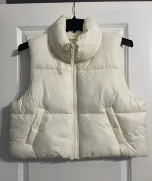 NEW! Cropped American Eagle Cream Puffer Vest Size XL NWT thumbnail 1