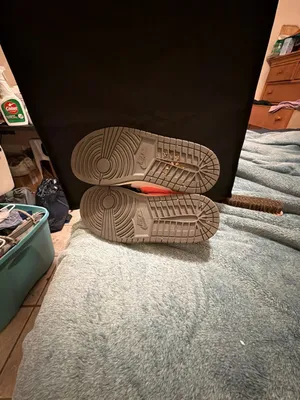 Air Jordan 1 Low SE Light Graphite Hot Punch thumbnail 6