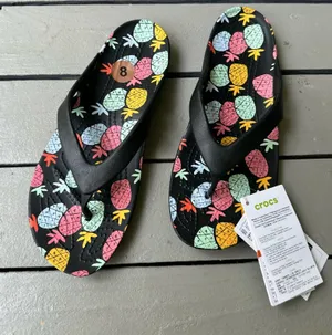 Crocs Kadee II Pineapple Flip Flops~ NWT~8 thumbnail 1