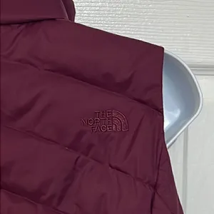The North Face Down‎ Alpz Vest 550 Fill Medium Maroon size XS thumbnail 6