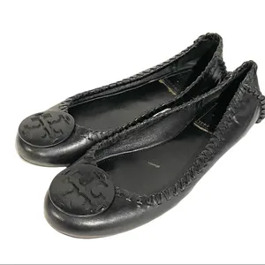 Tory Burch 6.5‎ Medallion Black Leather Rubber Sole Flats thumbnail 1