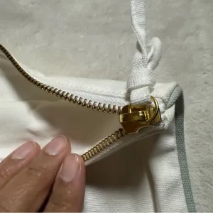 Chloé White Cosmetic Bag thumbnail 3