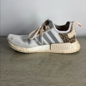 Adidas Women's NMD R1 Animal Print Sneakers Size 7.5 thumbnail 12