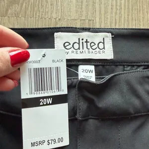 Edikted Black High-Rise Tailored Bermuda‎ Shorts thumbnail 2